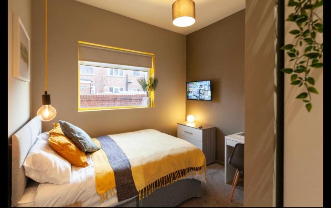 Eccles Hotel Манчестър Екстериор снимка
