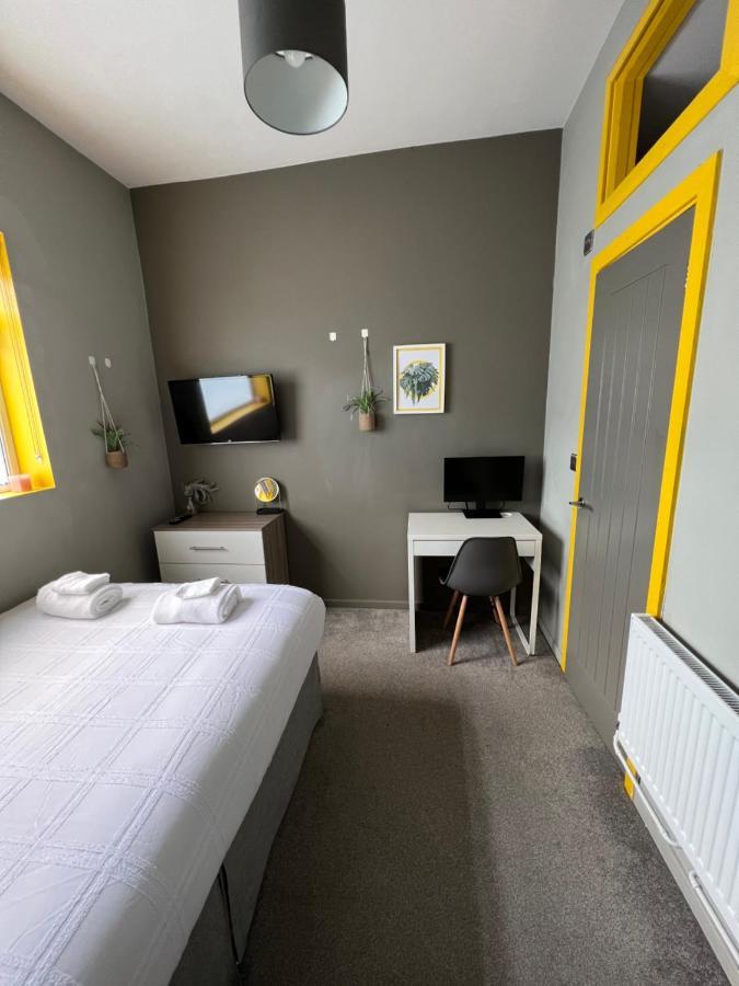 Eccles Hotel Манчестър Екстериор снимка